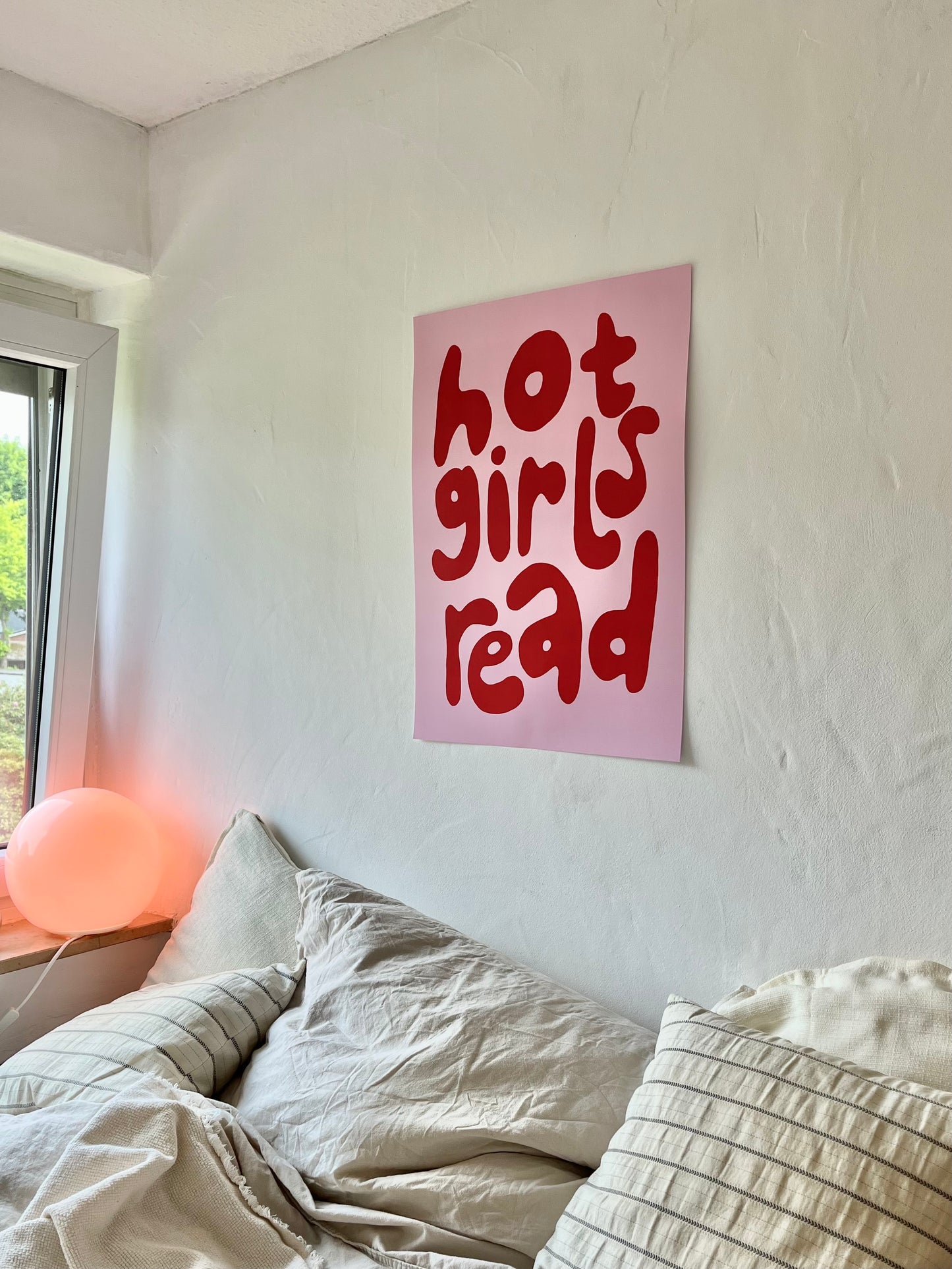 A2 Poster "hot girls read"